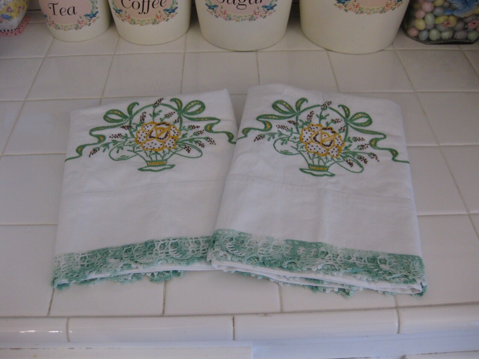 Beautiful Vintage Pair Of Embroidered Pillowcases With Floral Baskets