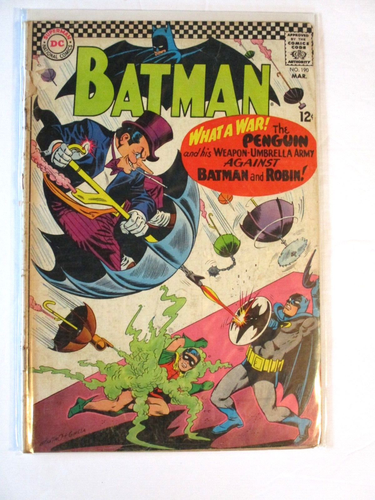 DC COMICS BATMAN 190 12 CENT COVER ICONIC COVER BATMAN ROBIN PENGUIN L17