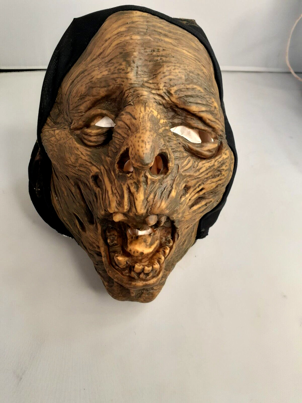 2007 Scary Lifelike Brown /Black Skull Mask By Mario Chiodo Studios 10\