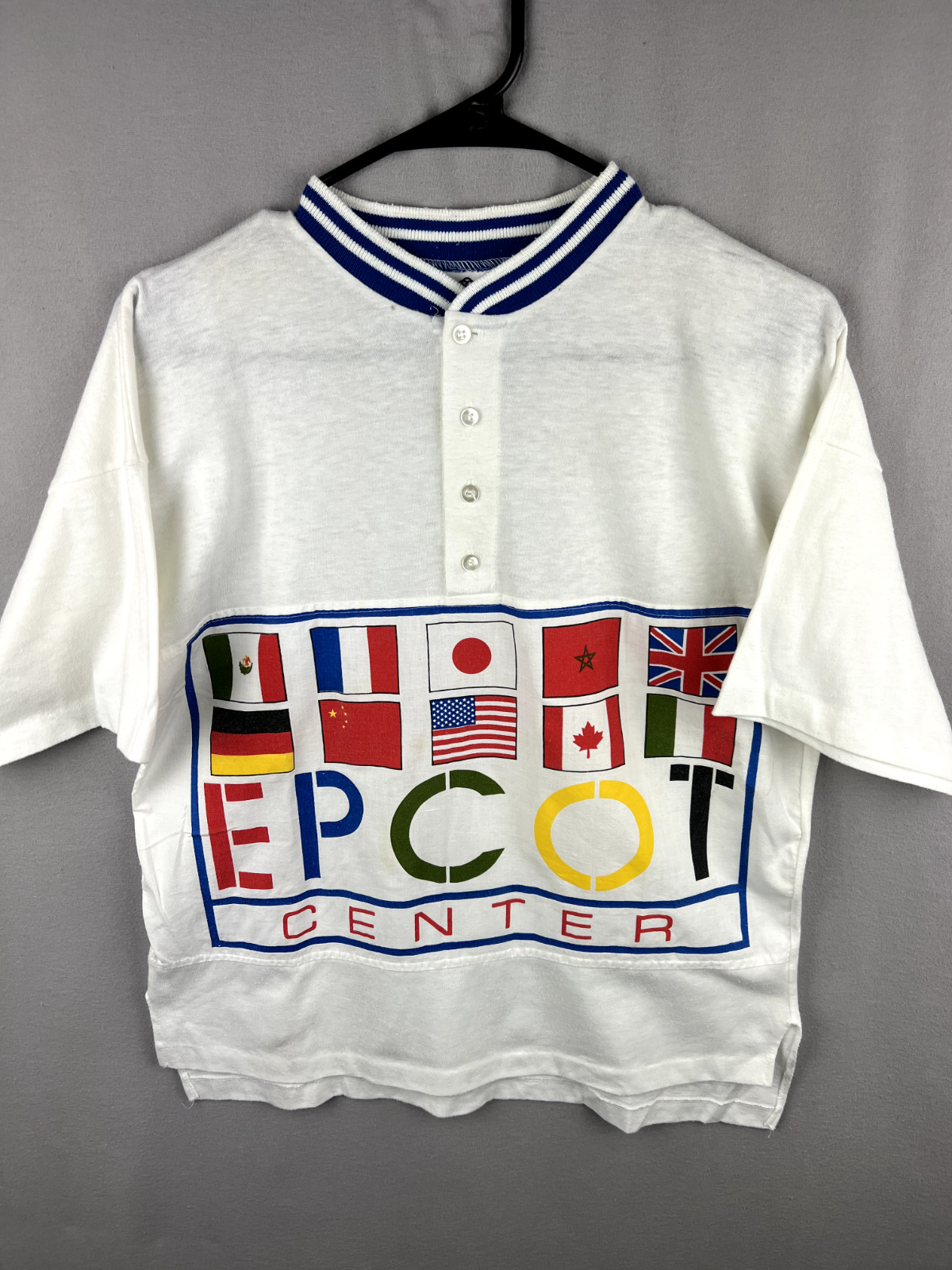 Vintage Epcot Center T-Shirt Adult Small Walt Disney World Flags 1982 USA Henley