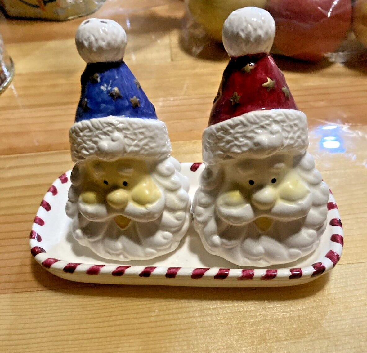 Santa Faces Salt & Pepper Shakers with Dish, Big Heads, Blue  Red Hats Christmas