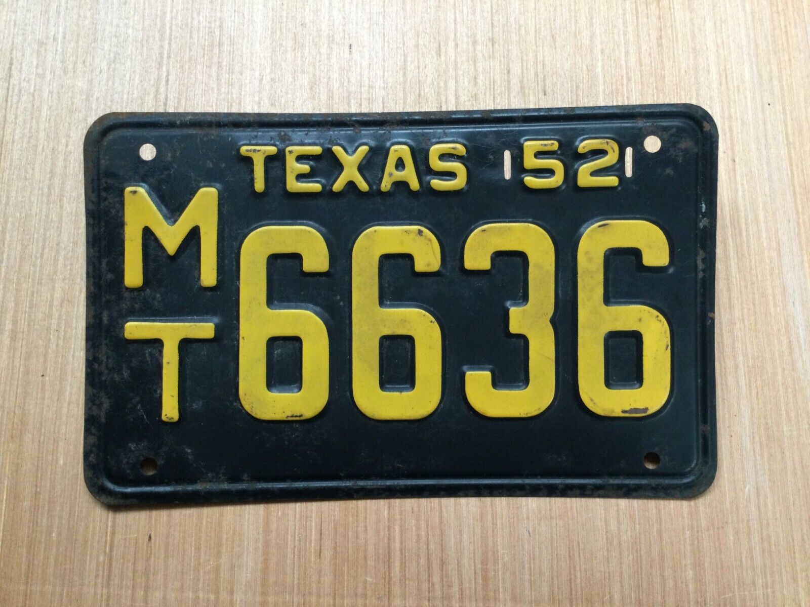 VINTAGE 1952 TEXAS TX. LICENSE PLATE ORIGIAL MT 6636