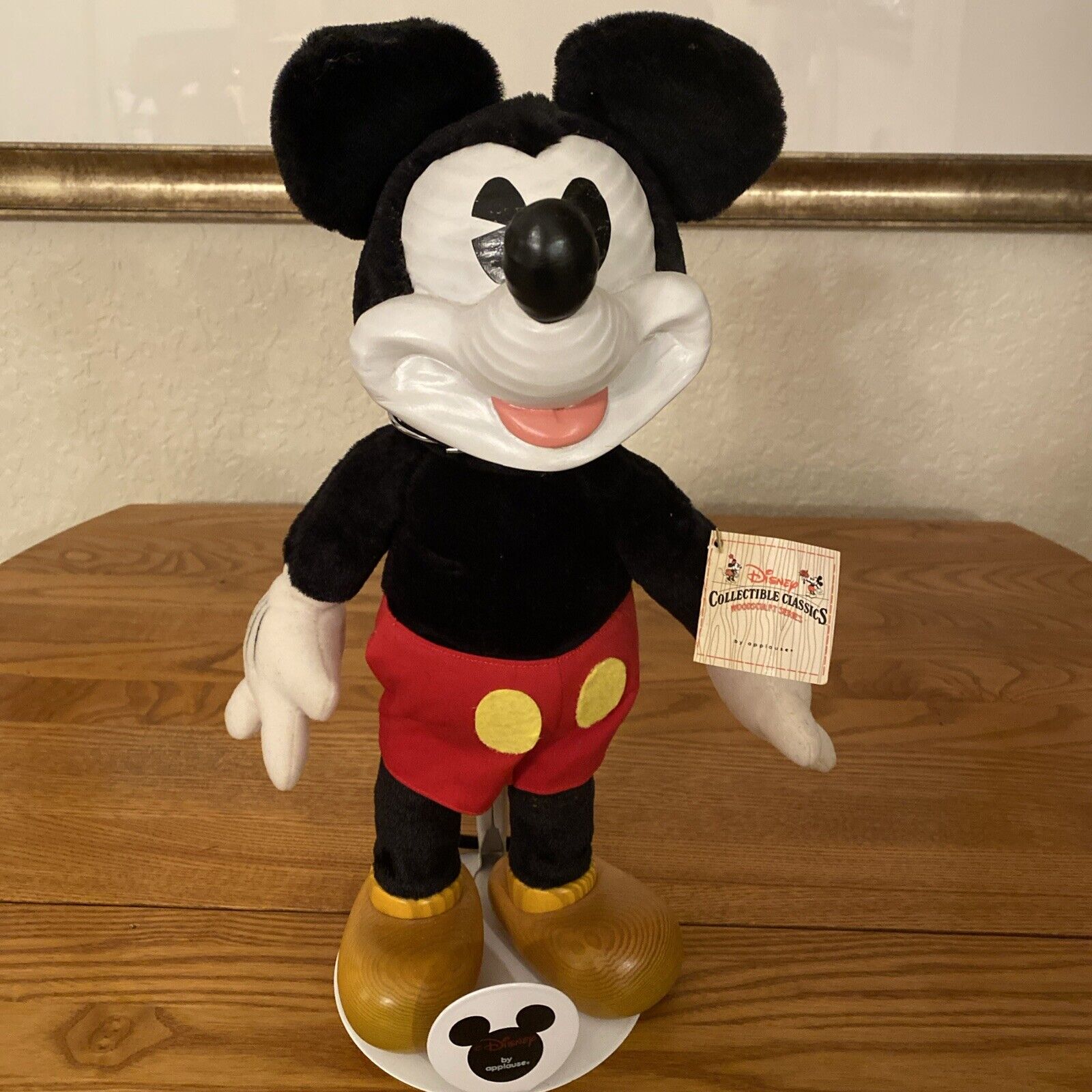 Disney 1989 Collectible Classics Woodsculpt Series  Mickey Mouse With Stand