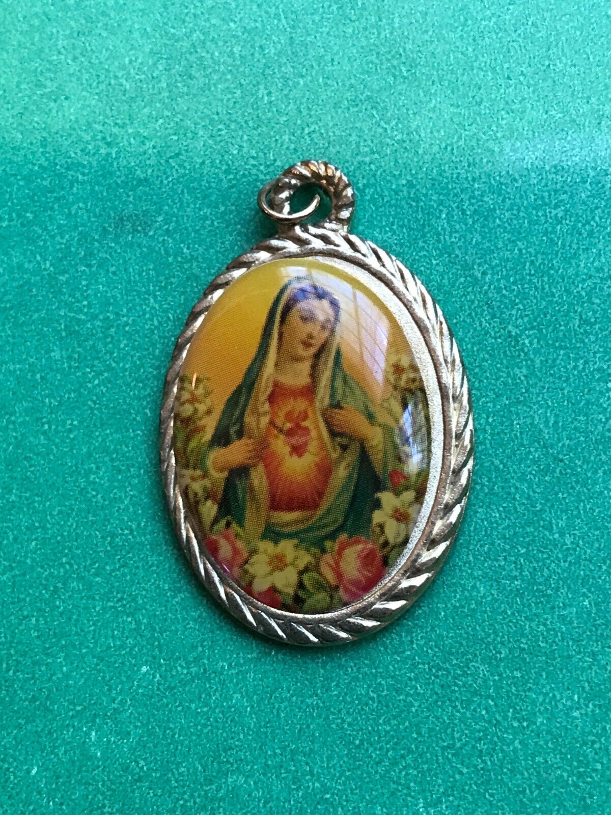 Vintage  Beautiful Virgin Mary Charm/Pendant