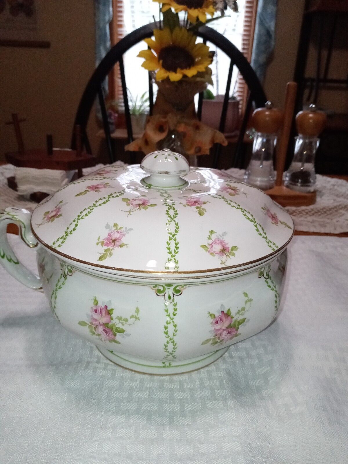Booths China England Tureen Wreath pattern Roses Beautiful