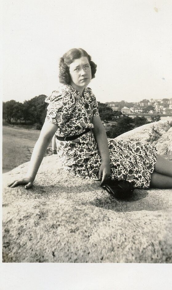 AT964 Original Vintage Photo WOMAN ON ROCK OVERLOOK c 1939