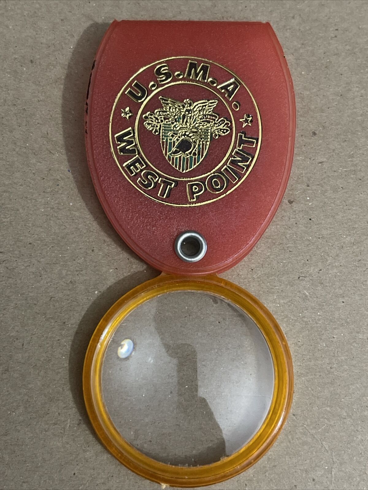 VINTAGE WEST POINT ARMY USMA PLASTIC MAGNIFYING GLASS