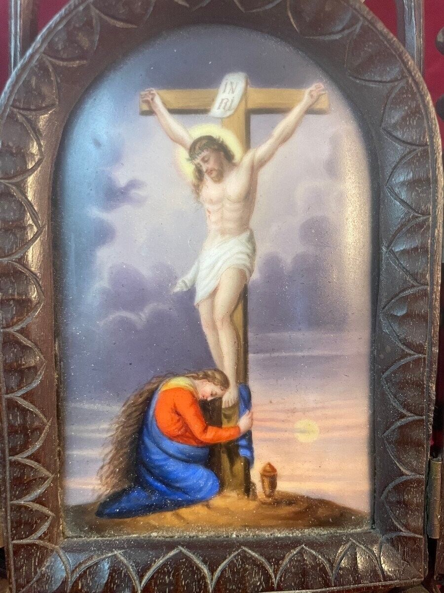 Antique Rare Oratory Triptych Painted Porcelain Wood The Crucifixion 19th C