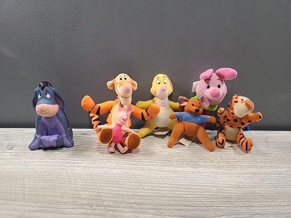 Winne The Pooh and Friends Figurines PreOwned Very Good 7 Pieces