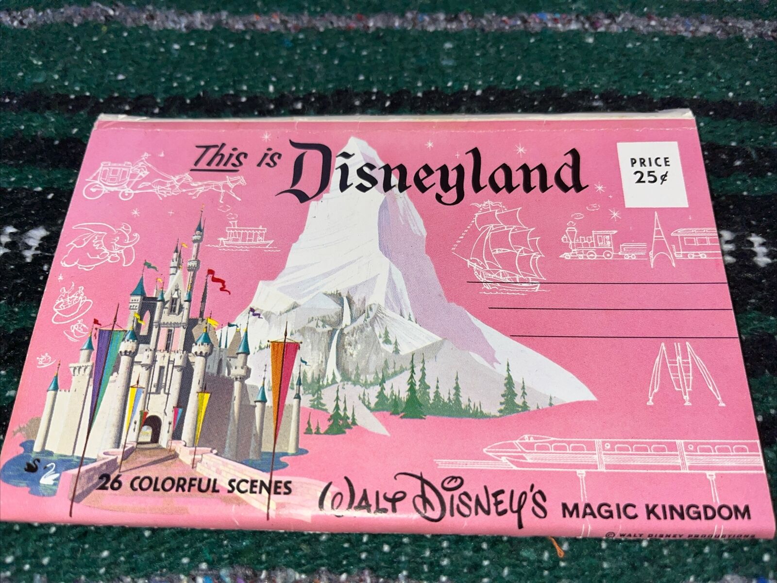 Vintage 1960s Disneyland California Souvenir Postcard Booklet 26 Color Photos