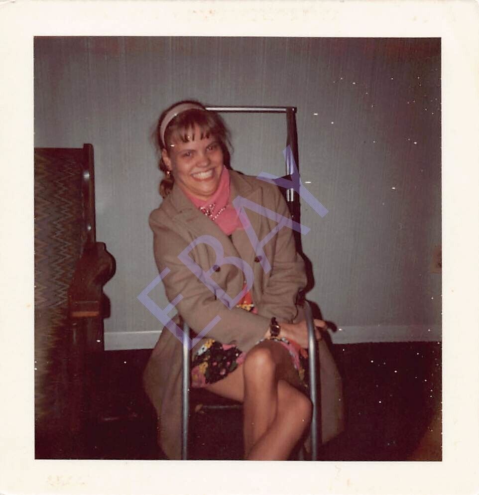 Original Photo 3x3 Woman Sitting On Chair H287 #2