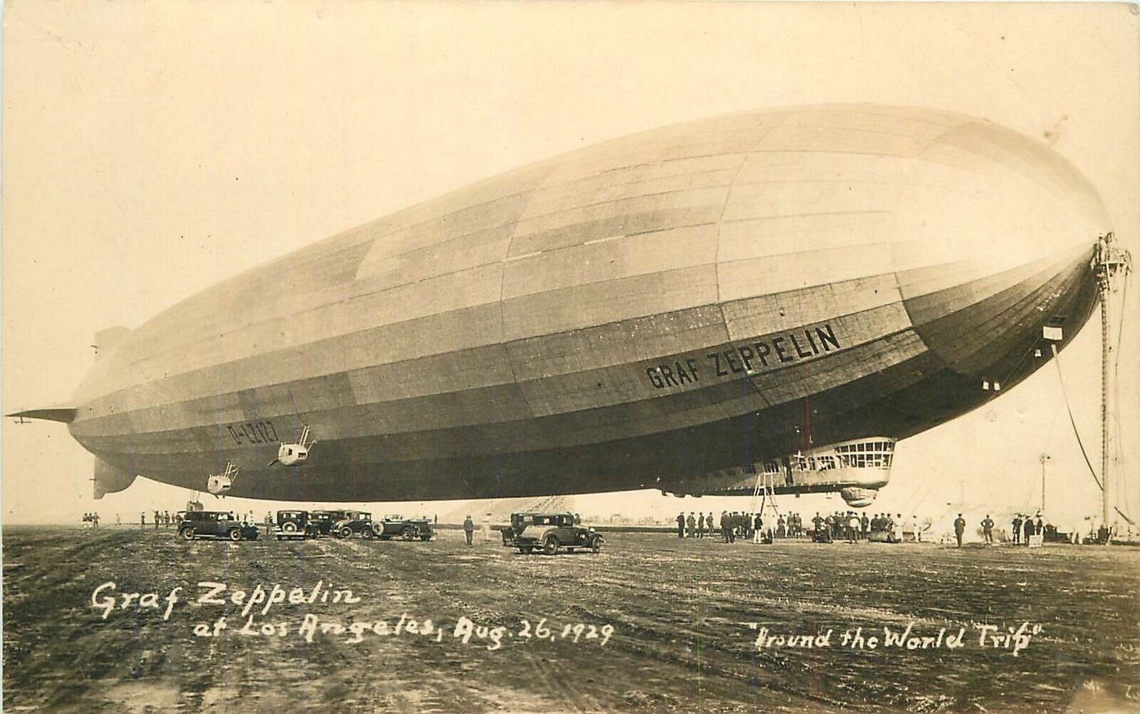 Postcard 1929 RPPC California Los Angele 1929 Airship Graf Zeppelin 23-12006