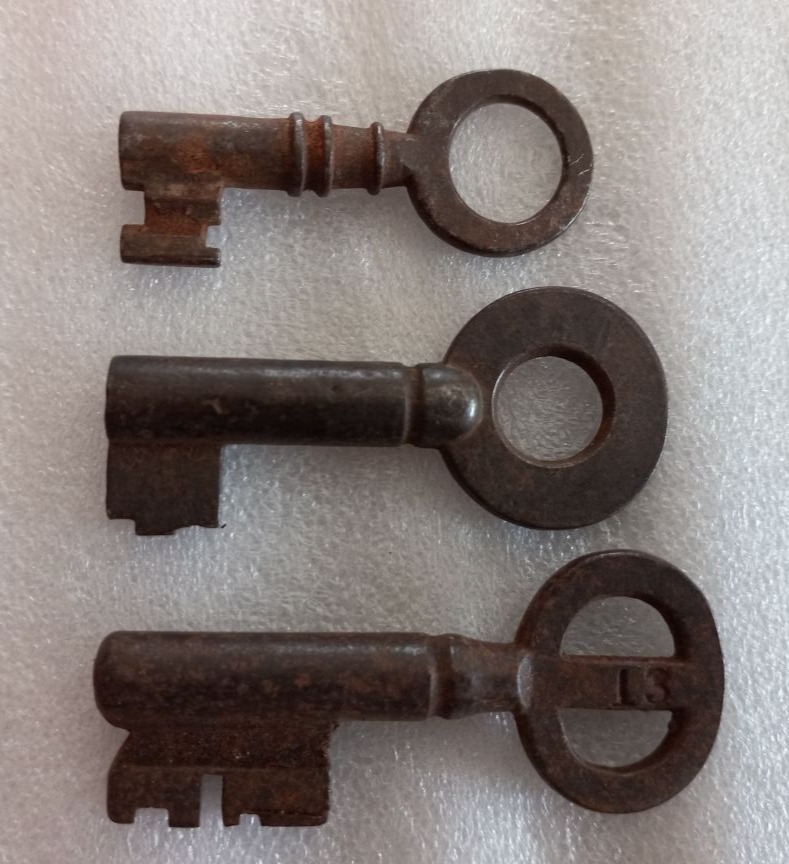 Lot of 3 Rusty Vintage Steel Hollow Barrel Keys