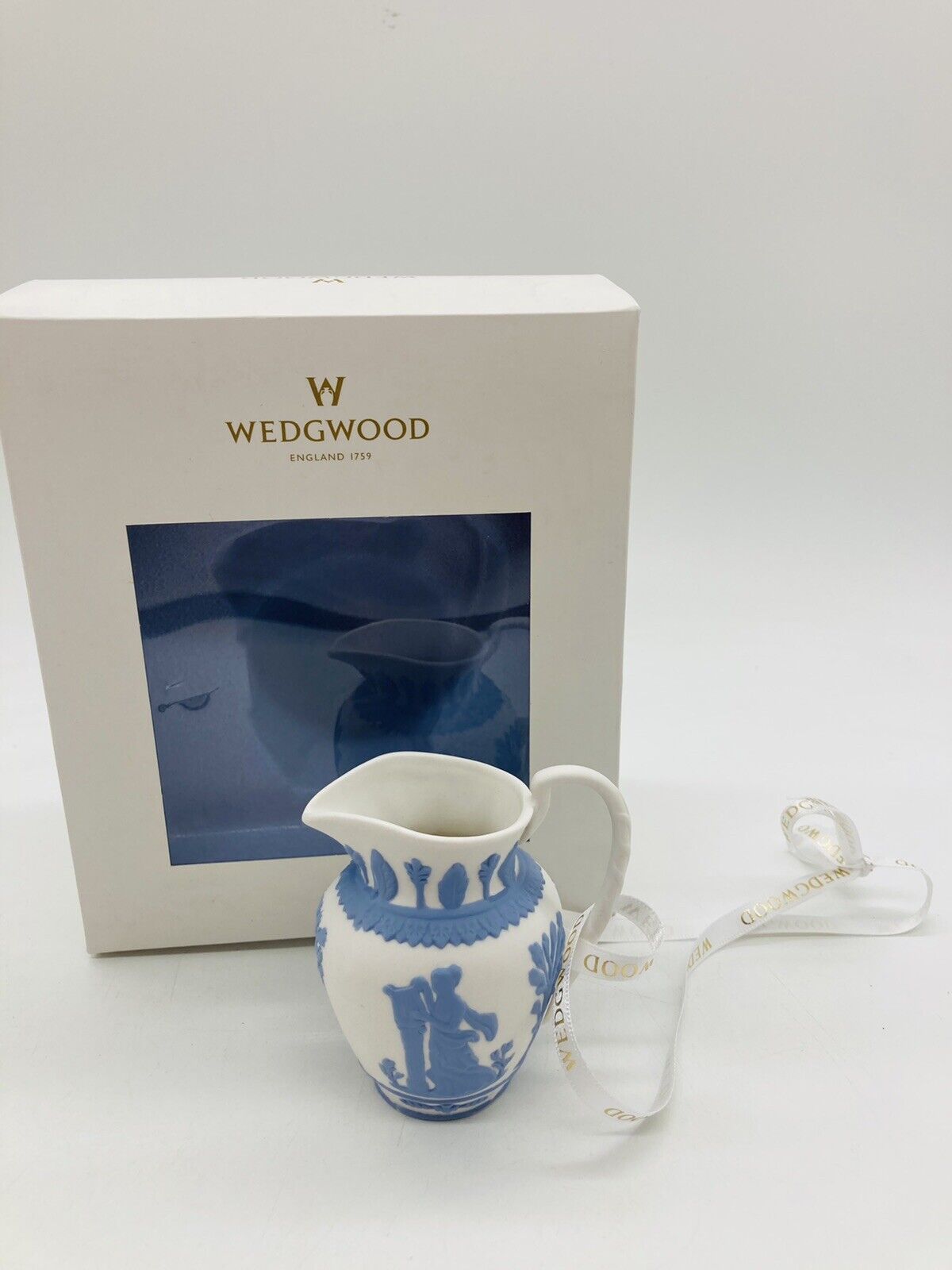 Wedgwood Ornament Iconic Jug White with Blue Christmas with Box