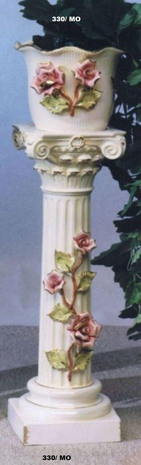 Capodimonte set small Pedestal with pot with 24K Gold By Devis since 1968