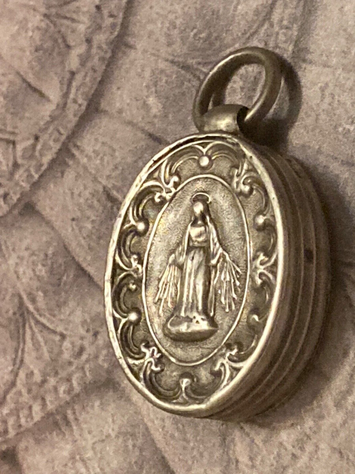 1800’s ANTIQUE STERLING SILVER  RELIQUARY PENDANT LOCKET VIRGIN MARY MIRACULOUS