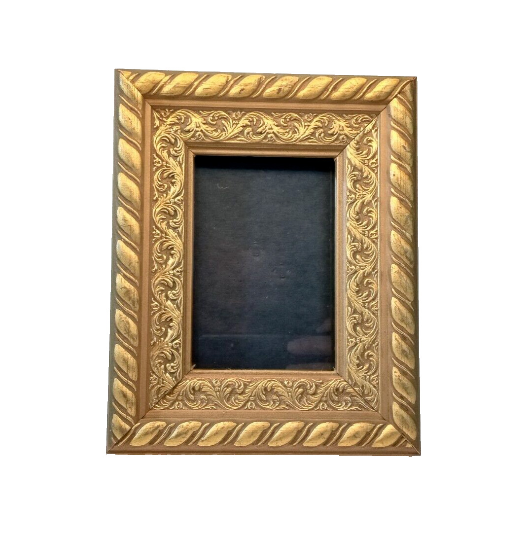 Vintage Ornate Gold Gild Design Picture Frame Wood 8 x 6.5 Holds 4 x 6