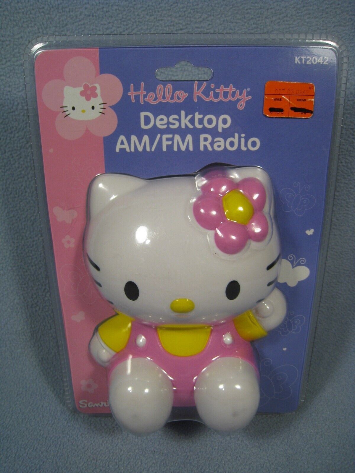 New Sanrio 2004 Hello Kitty AM/FM Desktop Radio KT. 2042