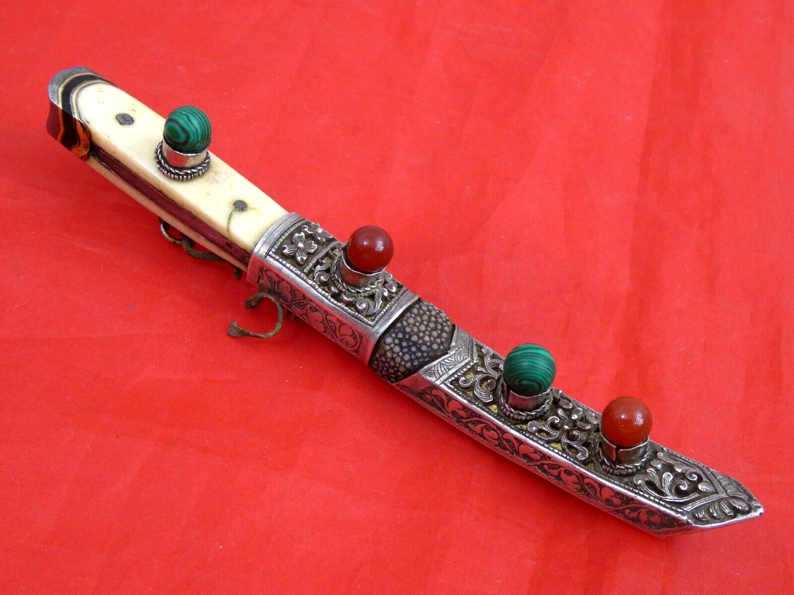 FINE ANTIQUE TIBETAN SILVER DAGGER MALACHITE / CORNELIAN Tibet China knife sword