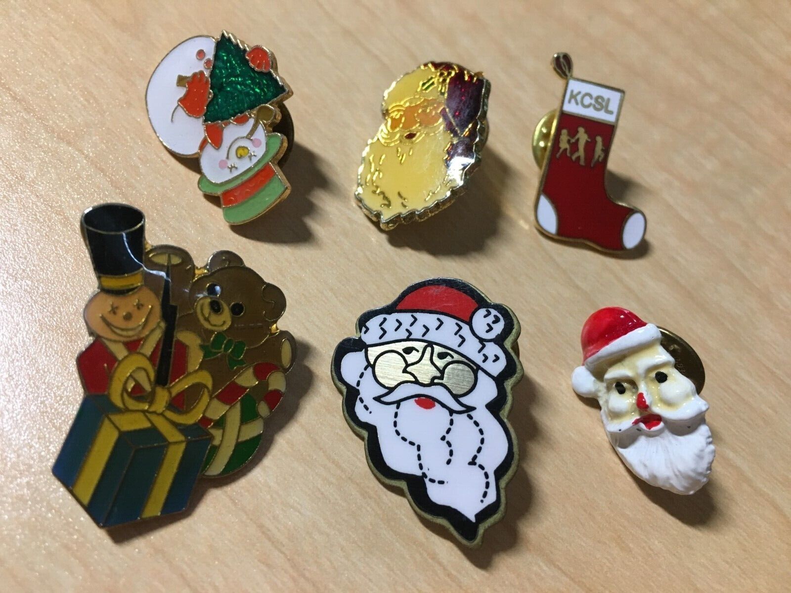 Christmas Santa Snowman Gift Vintage Enamel Pinback Lapel Pin Lot Of 6