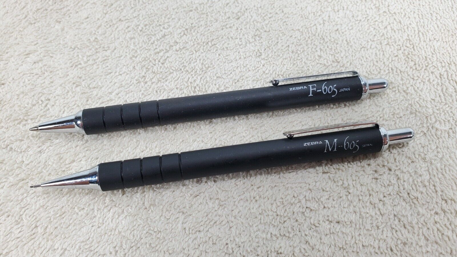 Lot 2 Zebra Mechanical Pencil and Pen M-605, F-605