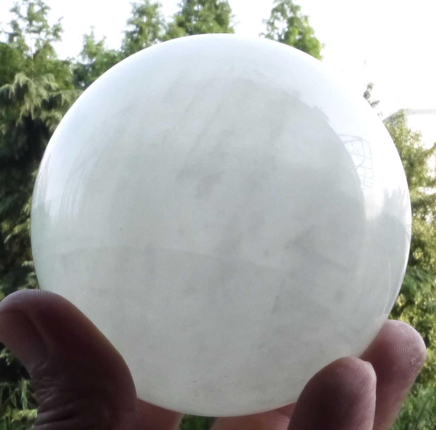 60-100mm Glow In The Dark Stone crystal Fluorite sphere ball （Iceland SPAR）