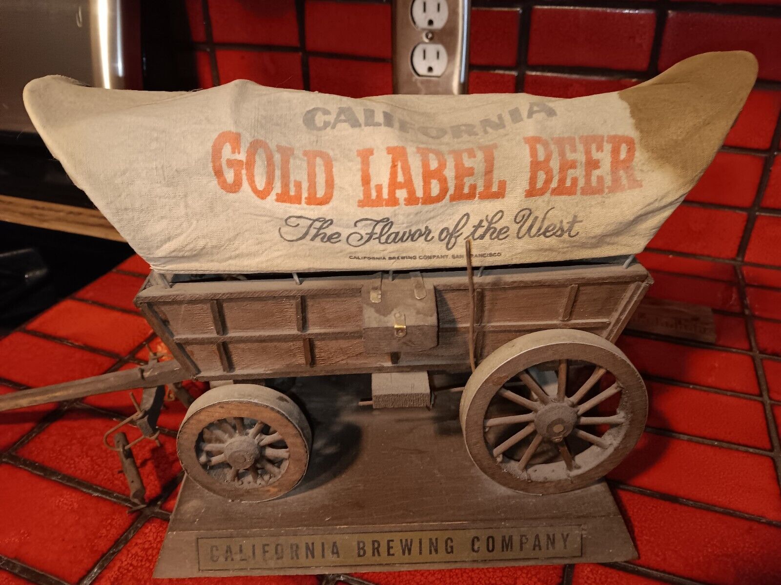 Rare California Gold Label Brewing Company Covered Wagon Lamp San Francisco 1950