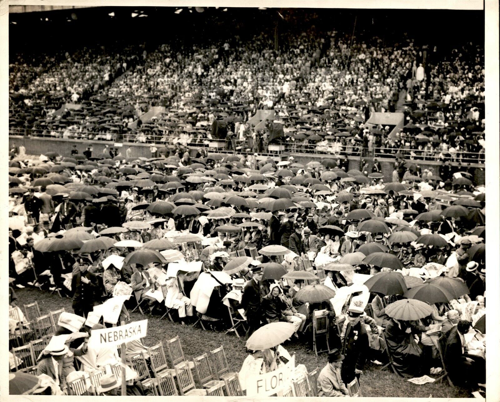 LG927 1936 Original Photo THOUSANDS BRAVE RAIN TO HEAR PRESIDENT Roosevelt Crowd
