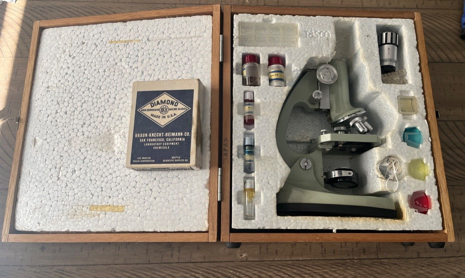 Vintage TASCO Deluxe High-Quality Microscope #981-5 w/Original Wood Case