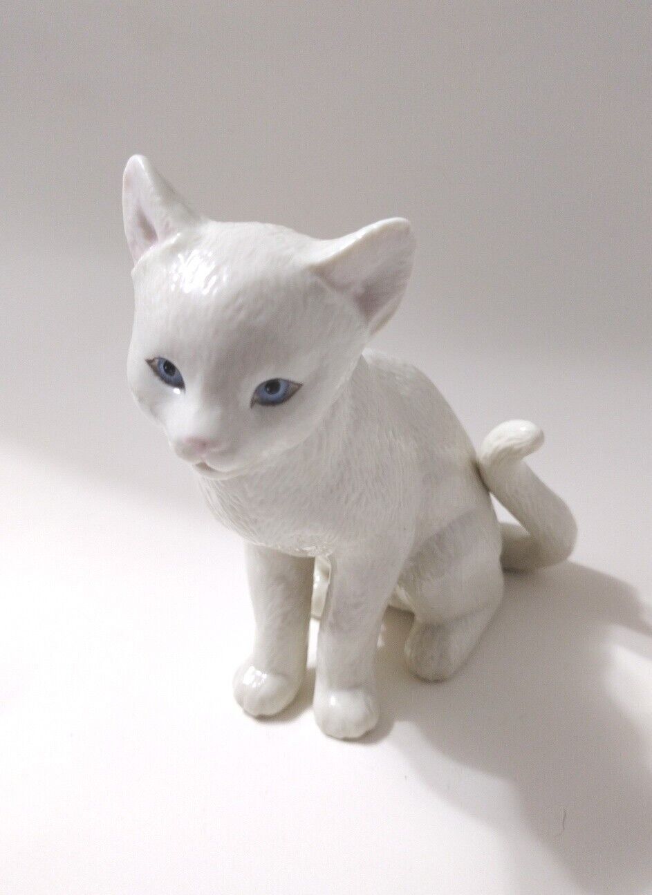 Lenox A Purrrfect Family Ivory Mom Cat  Figure Figurine