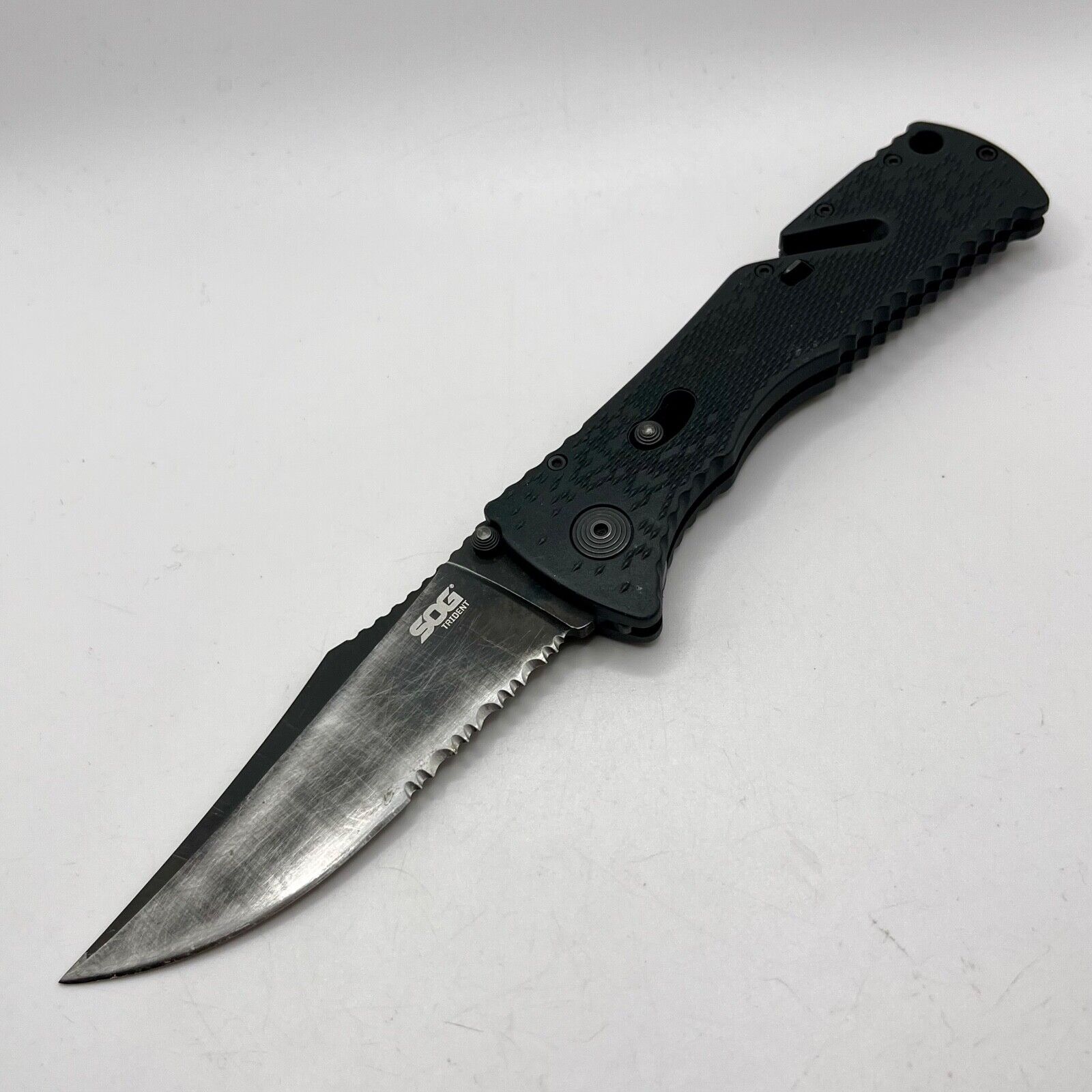 SOG Trident Black Assisted Pocket Knife Arc Lock Combo Edge
