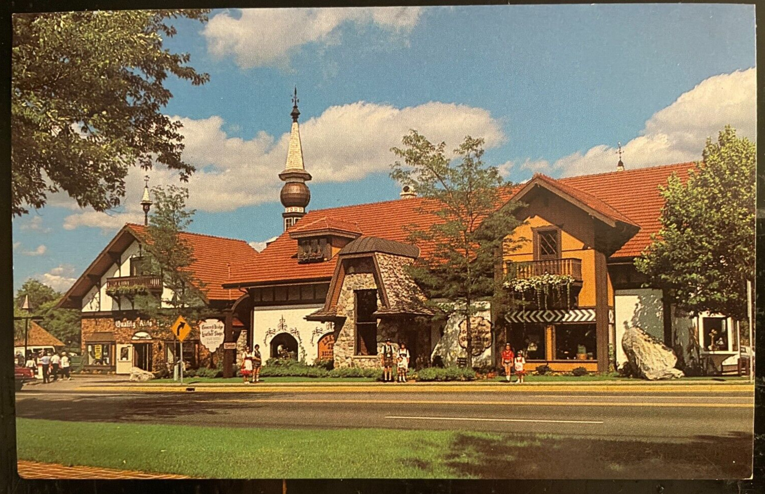 Vintage Postcard 1985 Covered Bridge & Gift Shops, Frankenmuth, Michigan (MI)
