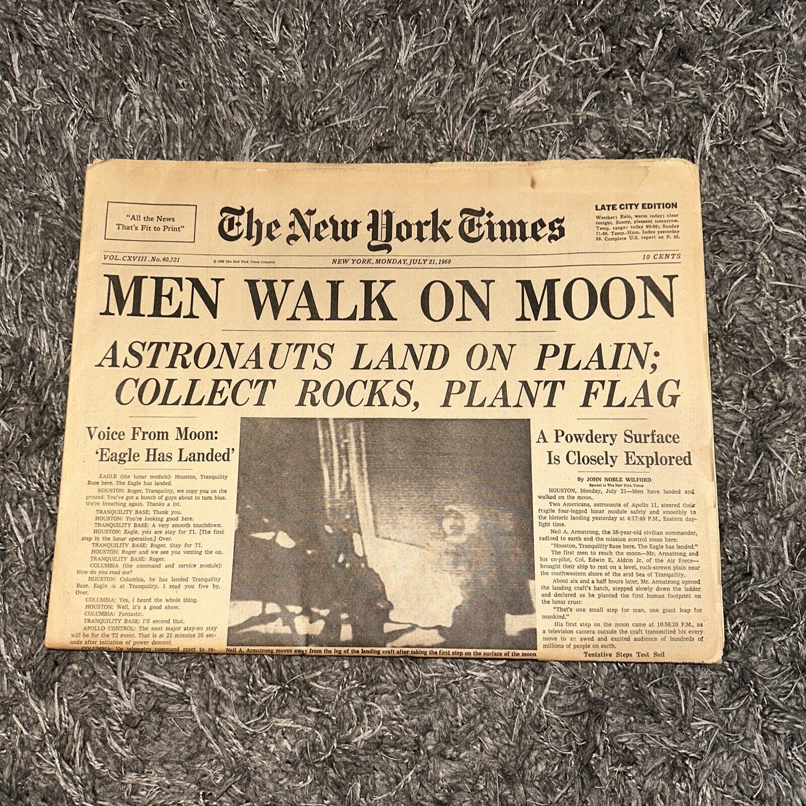 Rare The New York Times Monday July 21 1969 Late City Edition Men Walk On Moon