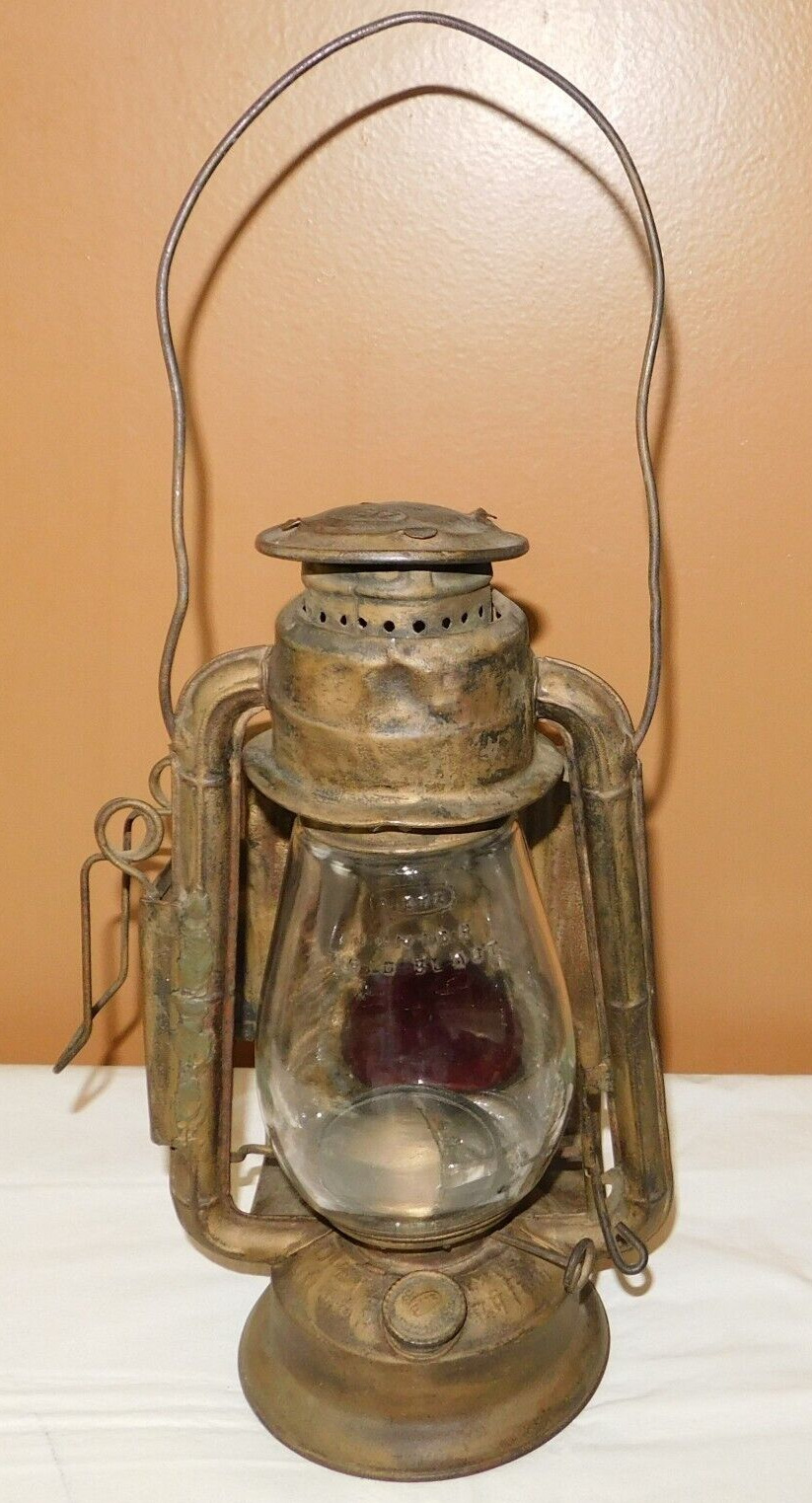 Vintage Dietz Junior Carriage Buggy Kerosene Lantern Red Eye with Reflector