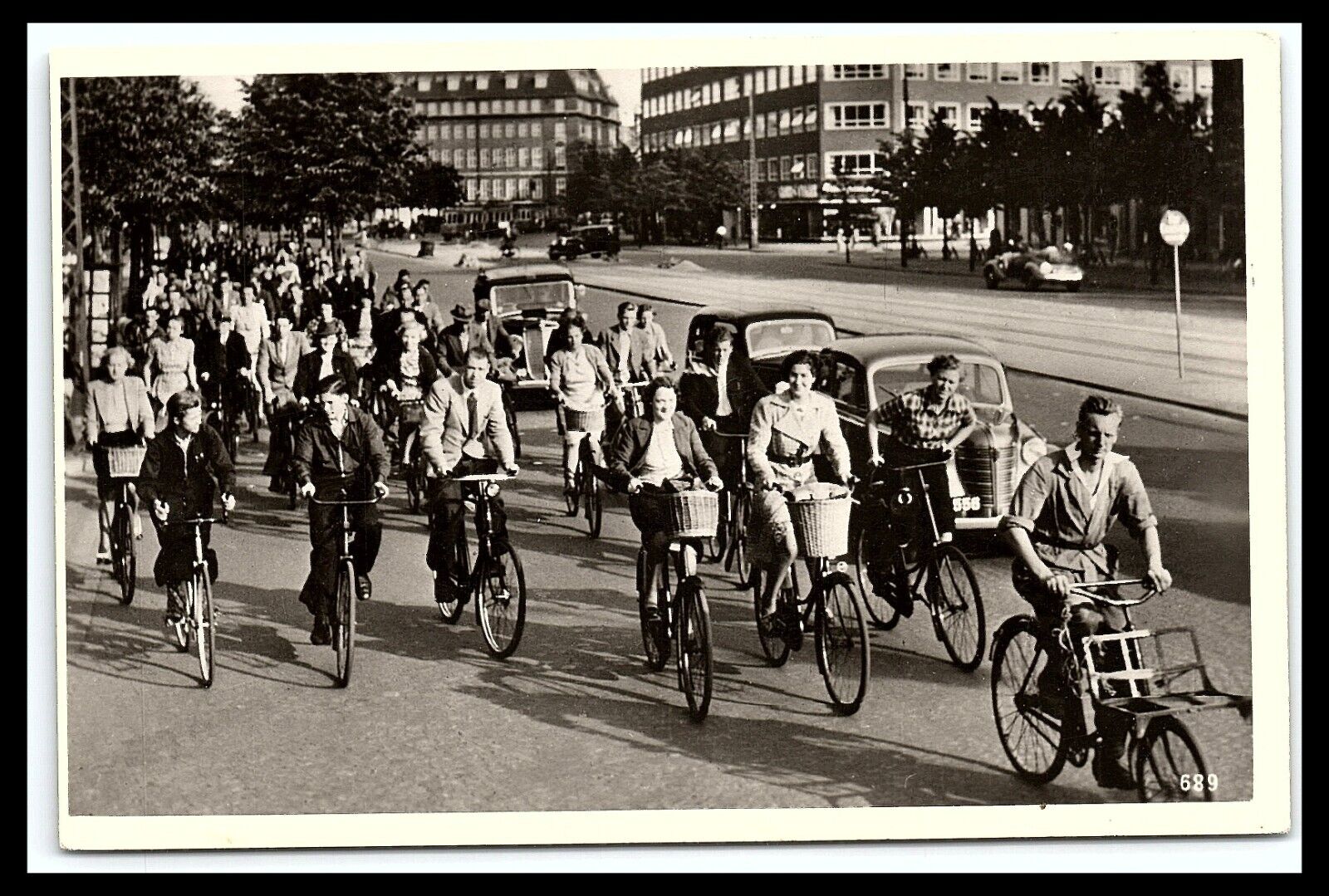 Copenhagen Denmark The City of Bicycles Postcard May 1949 Old Cars       pc284