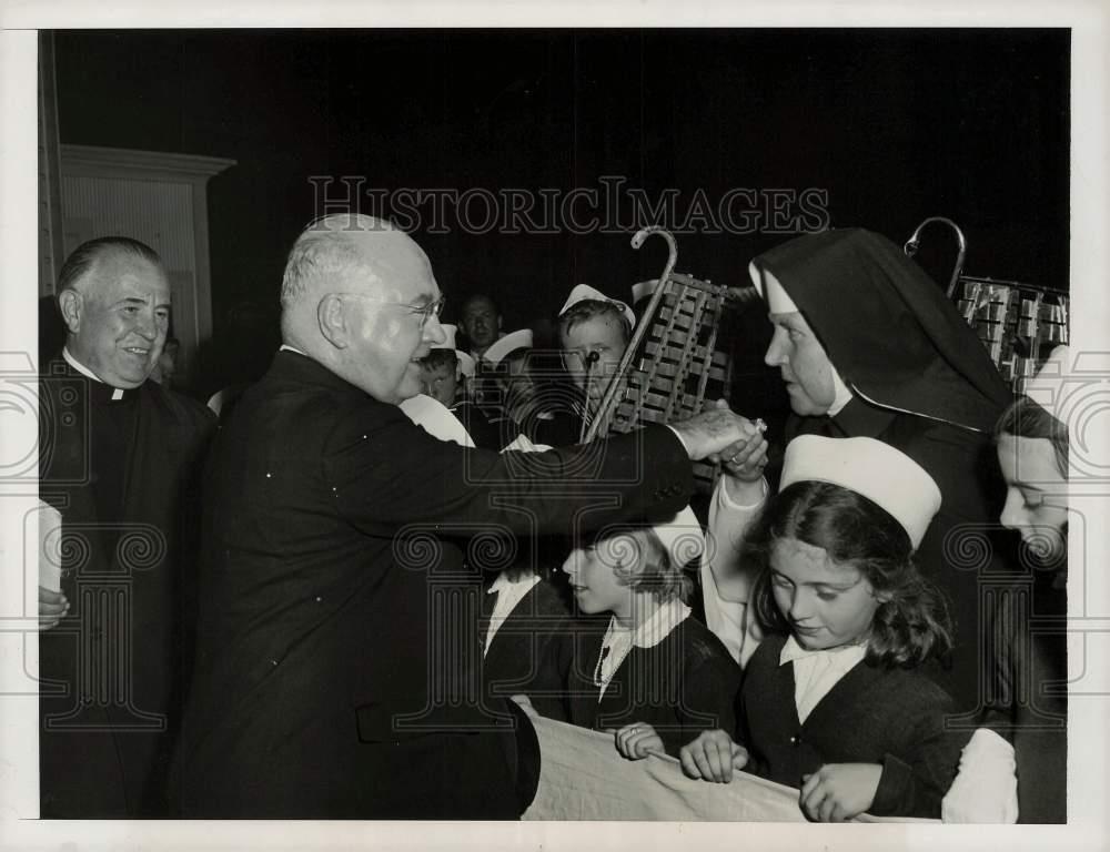 1952 Press Photo Francis Cardinal Spellman, Monsignor O\'Donnell & Nun, New York