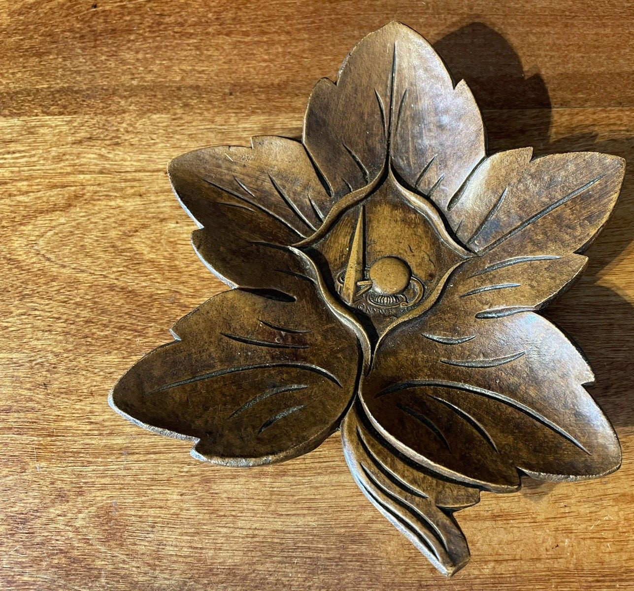 Vintage New York World's Fair Syroco Wood Leaf Trinket Dish Made in USA Syracuse