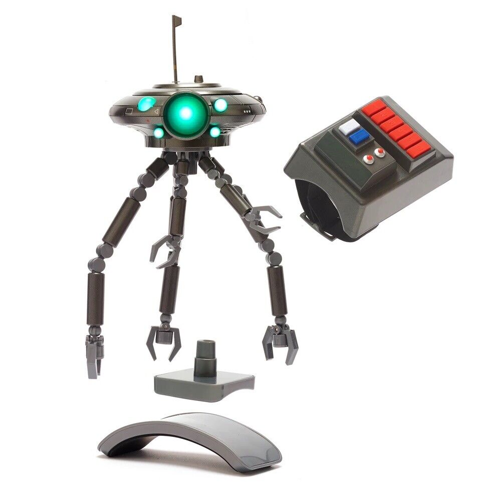 2023 Disney Star Wars ID9 Interactive Seeker Droid and Gauntlet Remote Control