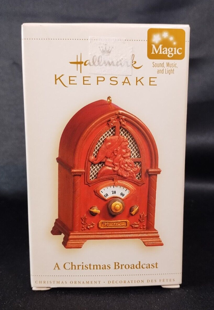 Hallmark Keepsake Magic Ornament A Christmas Broadcast Vintage Radio 2006