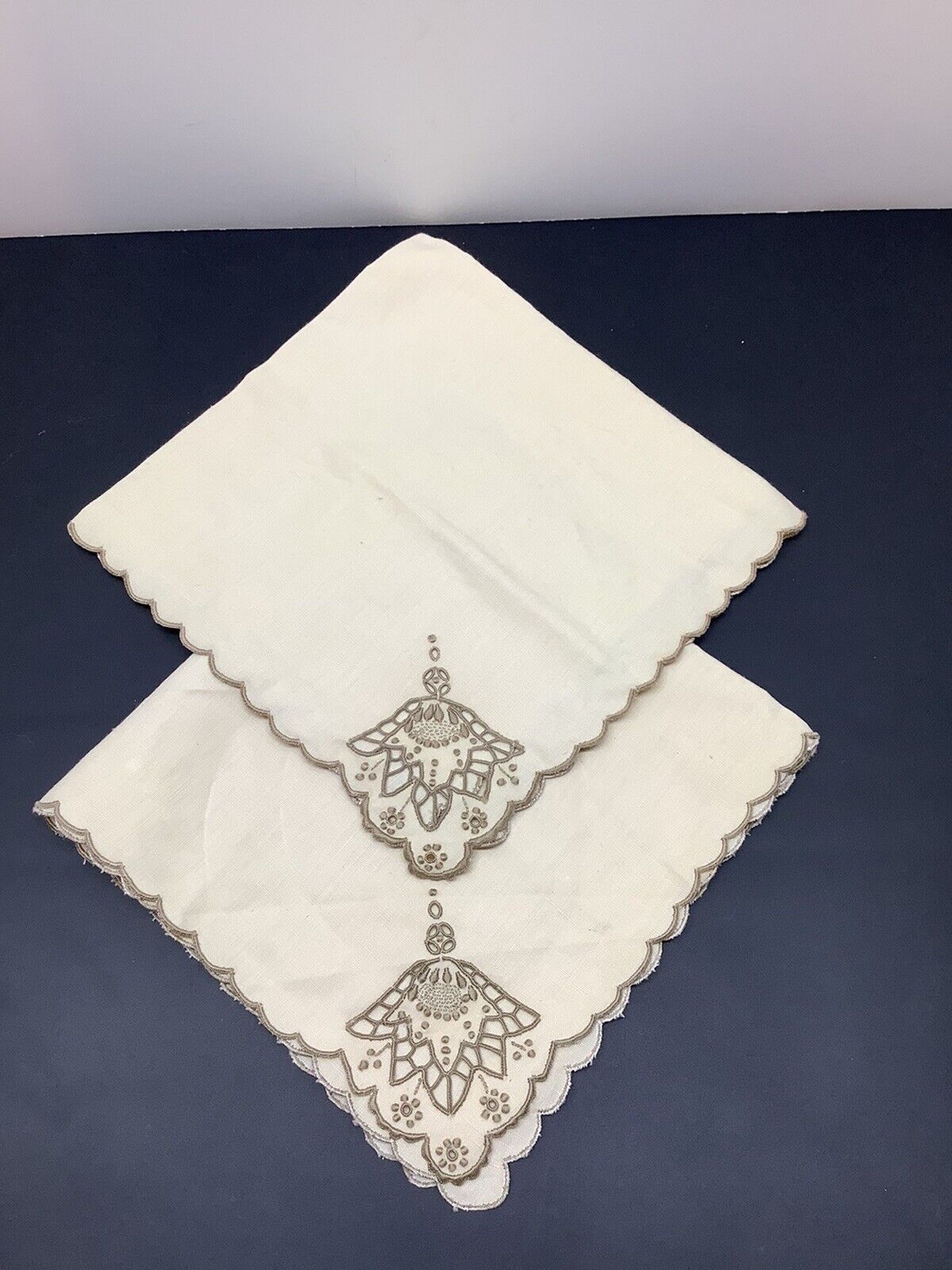 Pair of vintage embroidered linen napkins light tan w/floral design scalloped 