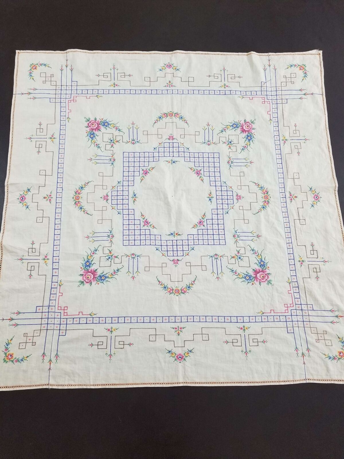 Vintage Hand Embroidered Tablecloth Exquisite Antique Linen 124x120cm