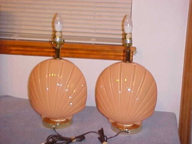VTG PEACH Pair of Ceramic Clam Shell Table Bedside Boudoir Lamps, 17\