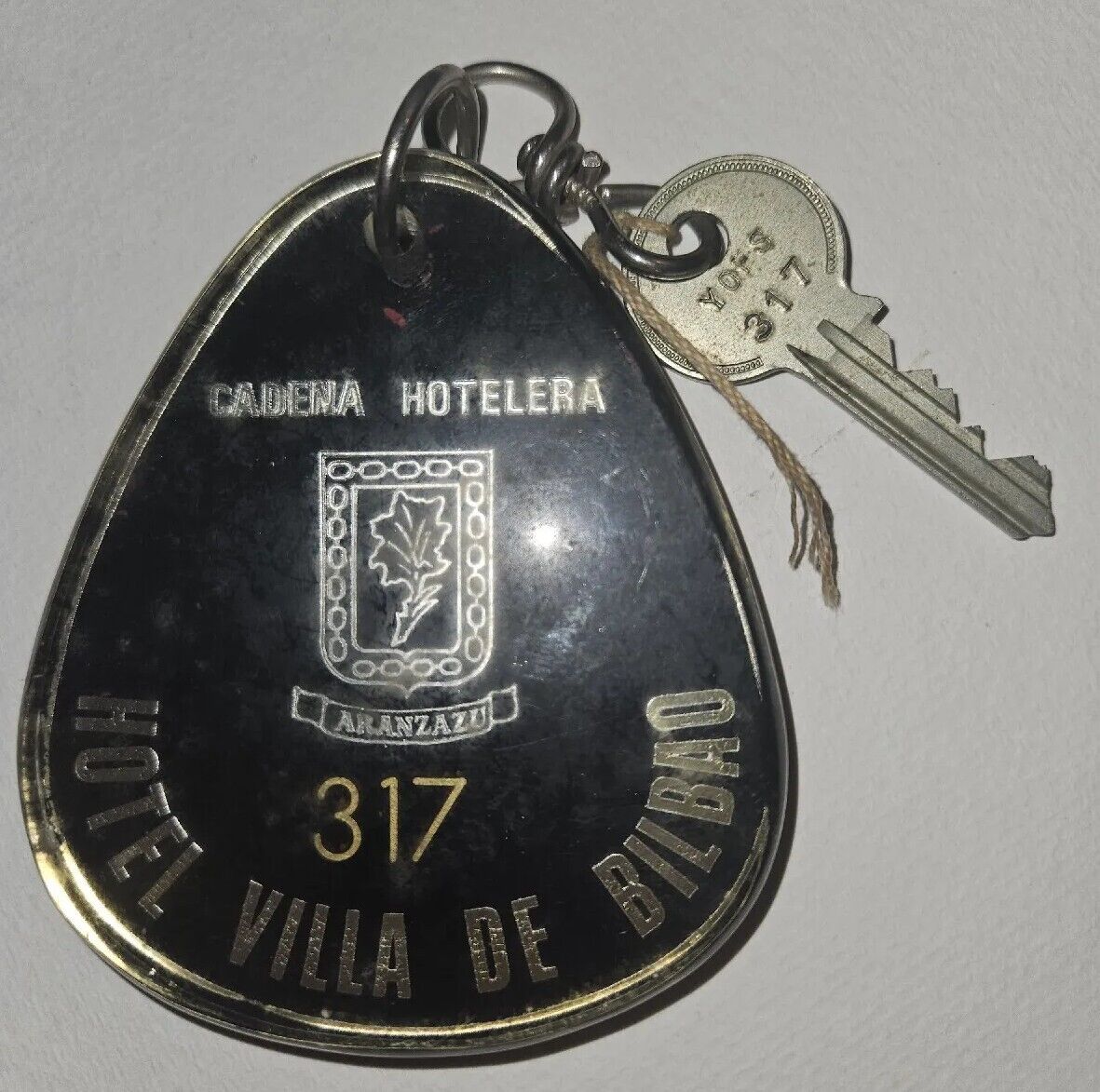 Vintage Hotel Key Antique Hotel Villa De Bilbao Cadena Hotelera Aranzazu  Rare