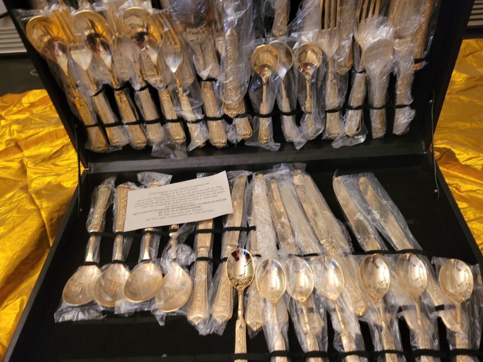 51 PIECE GOLDPLATED FLATWARE WITH CHEST - VINTAGE DINNERWARE SET - # 99110015 