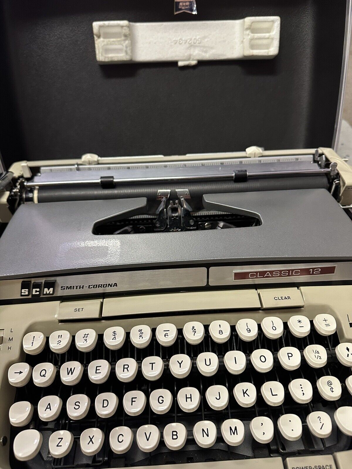 vintage typewriters working