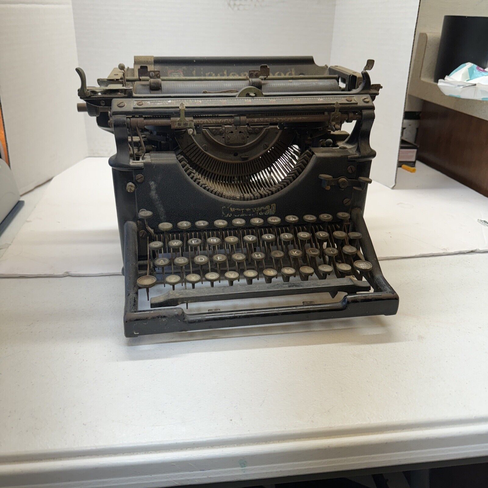 Vintage Underwood Typewriter - black, not portable