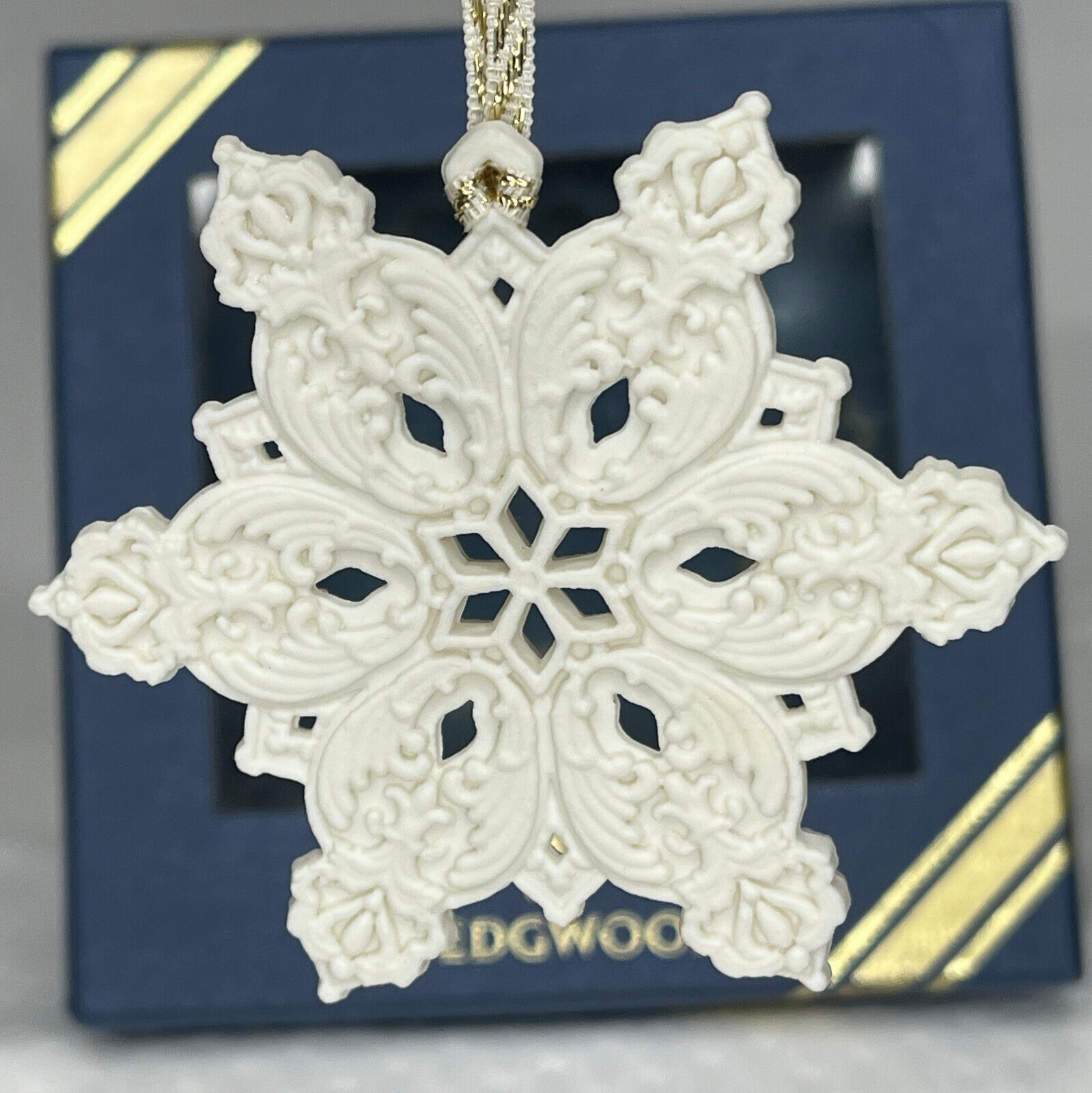 Vintage Wedgwood Snowflake Collection Jasperware Christmas Ornament 1999