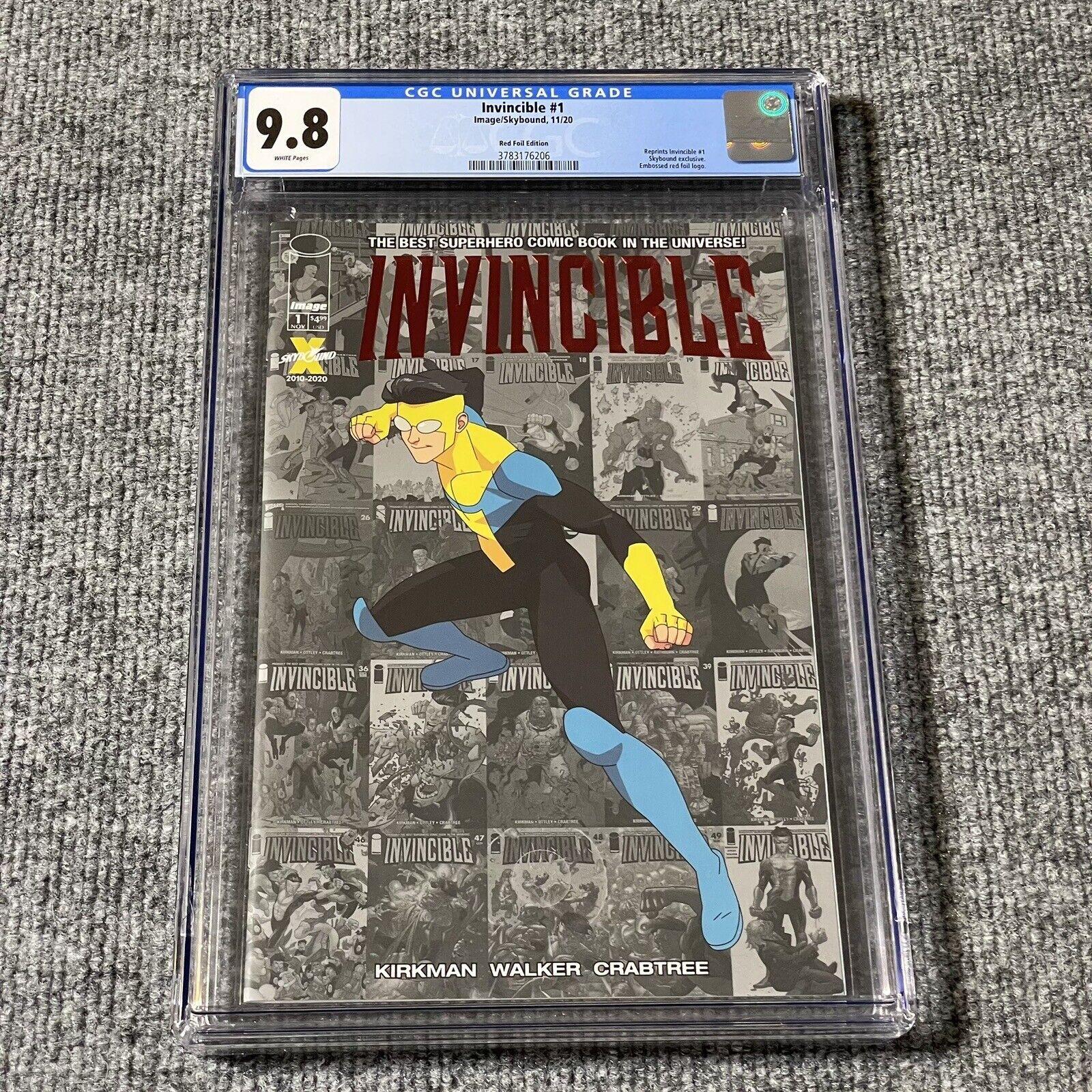 Invincible 1 CGC 9.8 Red Foil Edition Skybound Image Comics
