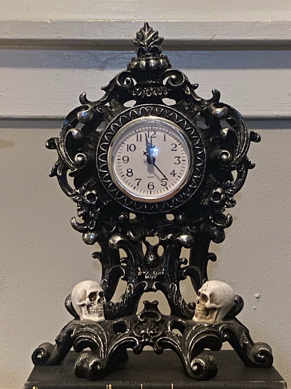 Spooky Nights Halloween Silver & Black Victorian Skull  Mantle Clock  Mint