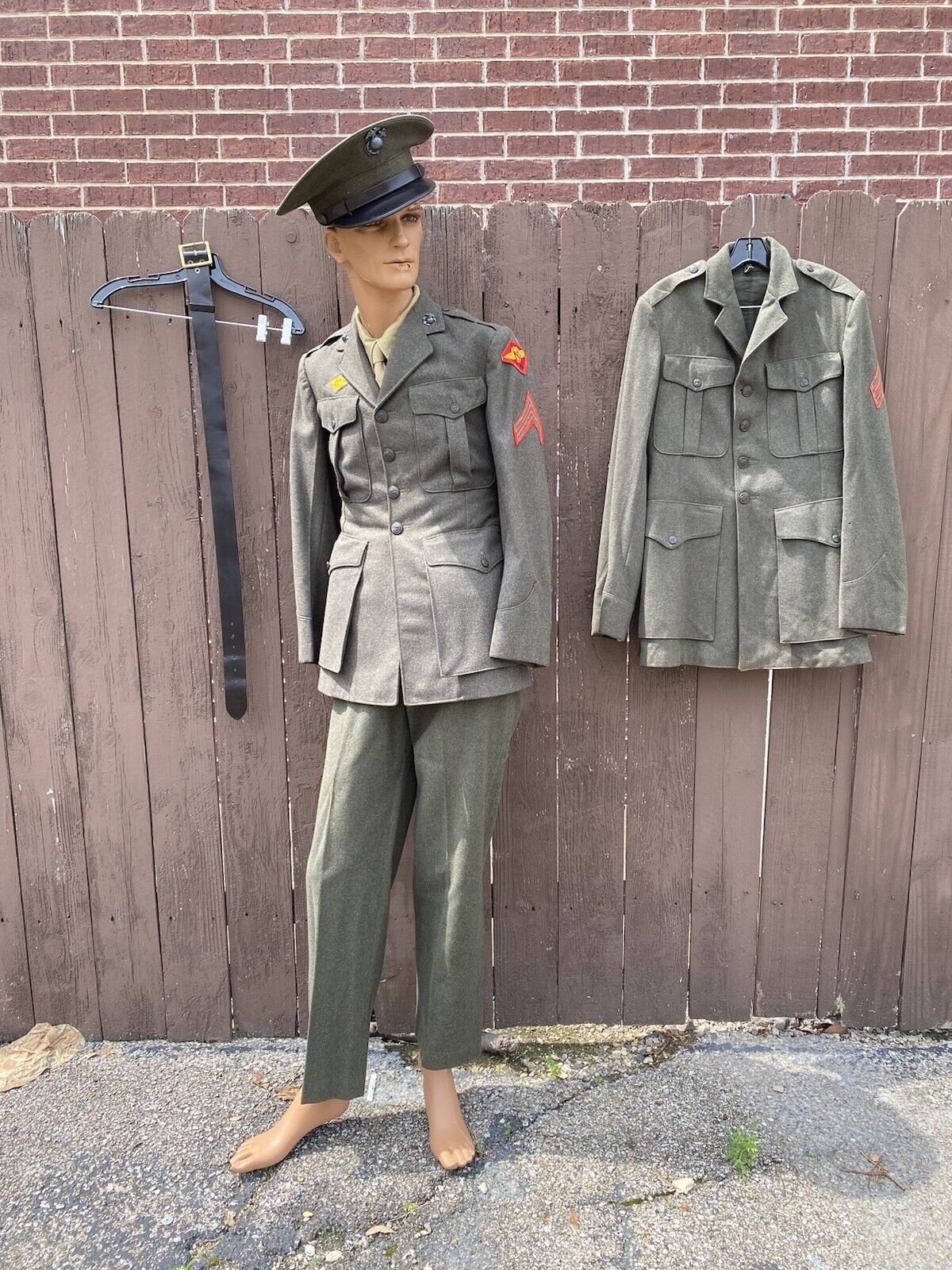 WW2 USMC Service Dress Uniform Set 